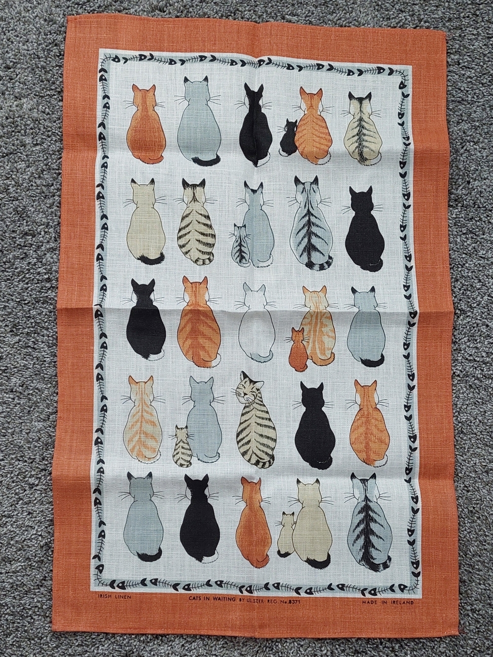 Irish Linen Cat Print Tea Towels Set Of Two NWOT - Picture 2 of 5
